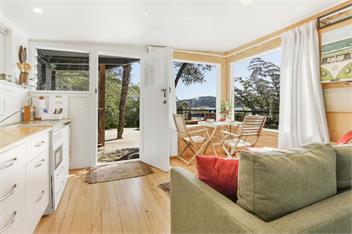 The Treehouse (Bachcare) - Raglan