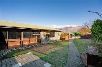 Lake Stroll Charm (Bachcare) - Wanaka
