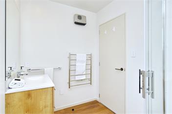 Broadbent Townhouse - Christchurch Holiday Homes - Christchurch