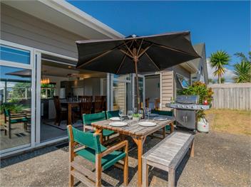 Unwind on The Fairway (Bachcare) - Whitianga