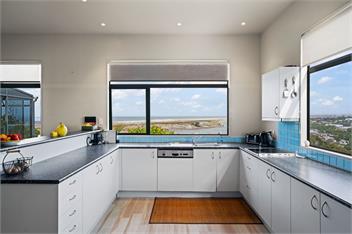 Large Home with Views Forever - Mangawhai Heads