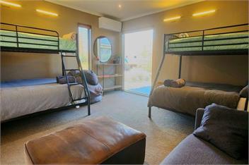 Spacious Home With Great Views - Selwyn