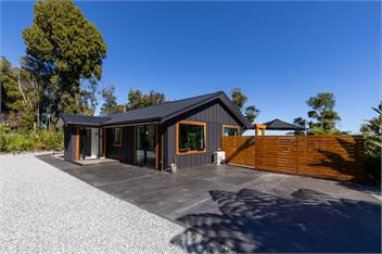 Glass Horizon (Bachcare) - Ruthherglen