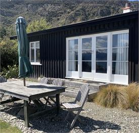 The Black Shack - Lake Hawea