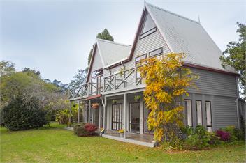 A fantastic holiday destination located on Tukere -124 Tukere Drive WhangamataDrive in Whangamata. - Whangamata