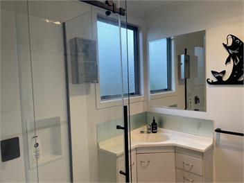 Trout House - 2 Master bedrooms with ensuites - Turangi