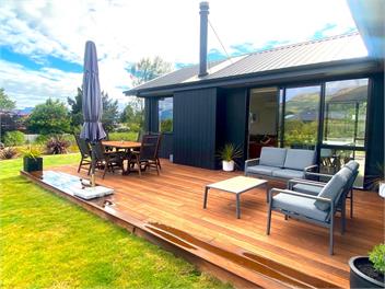 Modern home in central Wānaka - Wanaka
