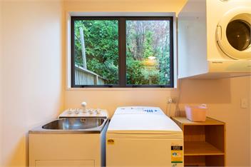Central Home | Lake Views | 3 Bedrooms | Free WIFI - Queenstown