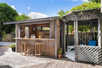 Hosts on the Coast Tobies Cabana - Whangamata