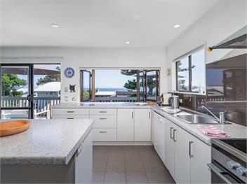 Sunseekers Bach (Bachcare) - Coromandel