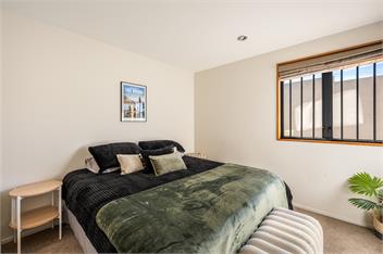 Lakefront Retreat - Wanaka