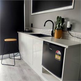 Stylish Garden Studio Retreat – Modern, Private & Cosy - Dunedin