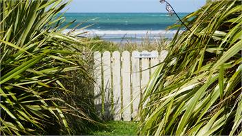 Hideaway Beach Cottage, Curio Bay - Curio Bay