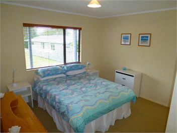 A POPULAR HOLIDAY SPOT ON LINTON - Whangamata