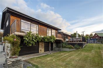 Arrowtown Gem | Stylish Escape | Prime Location - 