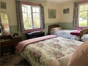 Teapot Cottage - 