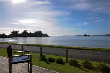 Oakura Beachfront, wifi & kayaks - Oakura Bay