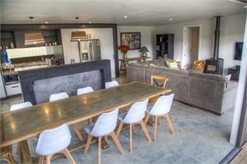 Four Bedroom Villa - Napier