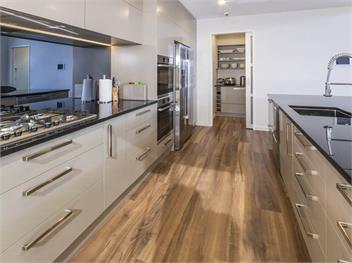 Peninsula Bay Luxury Retreat - Wanaka