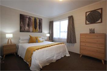 Central Hinemoa St Flat with Spa - Rotorua