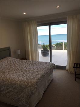The Beach House - Gore Bay