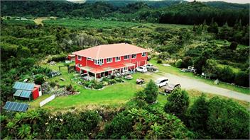 Stay On A Farm - Blue Spur Farmstay - Hokitika