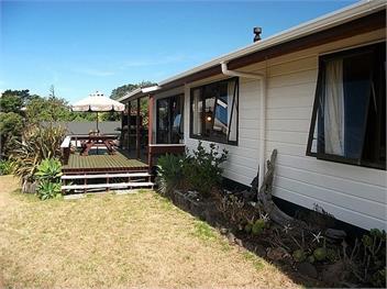 Relax at Pauanui (Bachcare) - Pauanui