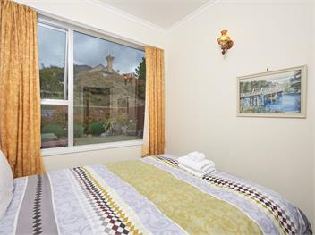 Retro Retreat (Bachcare) - Queenstown