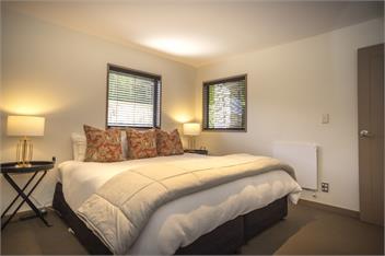 Lake View Retreat - Queenstown