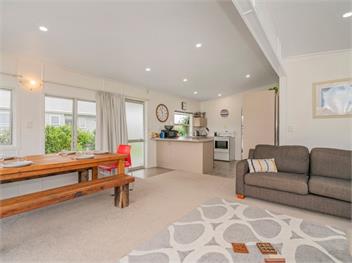 Bach Life on Seabreeze (Bachcare) - Whangamata
