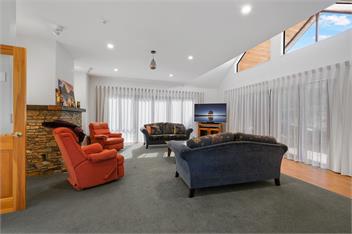 Belfast Dacha, Central, Linen and clean included, Hot Tub and Sauna. - Hanmer Springs 