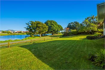 Waikanae Waves (Bachcare) - Waikanae Beach