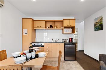 Taupo Central Apartment - 2 Bdrm, So close to LAake & Town - Taupo