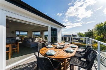 Scenic Lake Views (Bachcare) - Taupo