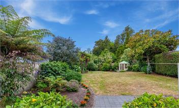 Top of the Lake - Spa Pool, Lake Views, Central to town - Taupo