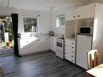 The Rabbithole Guesthouse - Upper Hutt