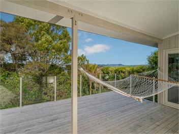 Hosts on the Coast Puriri Pride - Whitianga