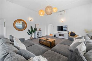 The Olive Corner (Bachcare) - Martinborough