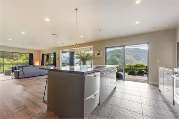 Tepuia Daze (Bachcare) - Picton