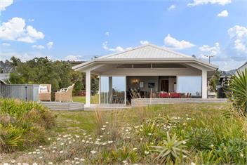 Seaview Escape - Beachfront Whangamata - Whangamata