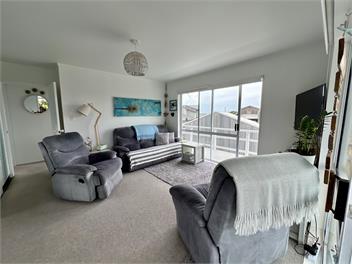 70's Iconic Bach - Whitianga