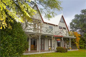 A fantastic holiday destination located on Tukere -124 Tukere Drive WhangamataDrive in Whangamata. - Whangamata
