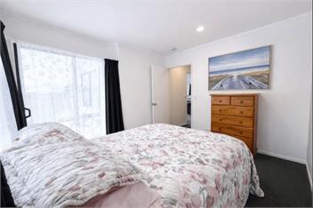 Comfy Raglan Base — Walk to Beach & Village - Roberts St - Family home (Upstairs) - Raglan