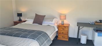 Sunny, modern Cottage in Clyde, Central Otago, NZ - Clyde