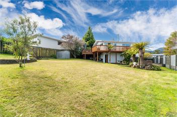 Taupo Family Retreat - pet friendly - Taupo