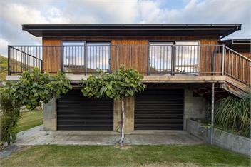 Arrowtown Gem | Stylish Escape | Prime Location - 