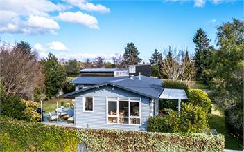 Loulou Lodge - family fun, close to lake - 