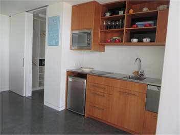 Exclusive Sunshine Suite - Cable Bay