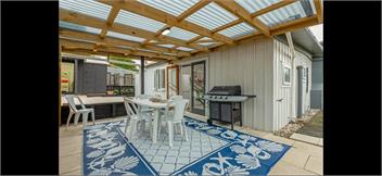 Beachy Bach - With Brand New Spa Pool! - Foxton Beach