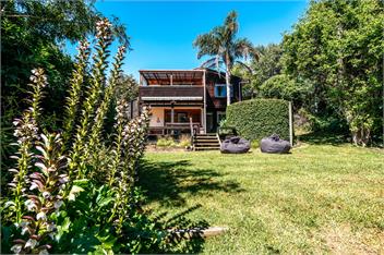 Winter stay 3, pay 2 & 7 seater car included - Waiheke